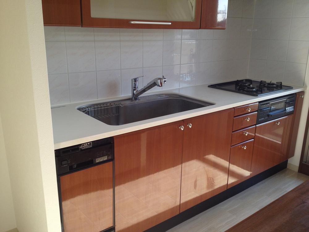 Kitchen. Dishwasher ・ With built-in water purifier