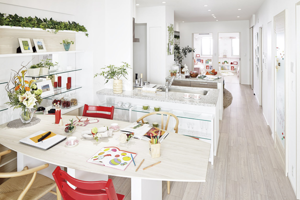 Living.  [Living-dining kitchen]  ※ Me model room photo of is what was taken in August 2013 in 80Ea type (menu plan).  ※ Listings equipment ・ With regard to the specification, And it may be subject to change. It will include some options. furniture ・ Furnishings are not included in the sale price.  ※ Menu plan, There is a time limit to the application such as interior color select, Part of the selection will be paid.