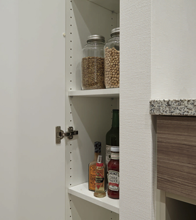 Receipt.  [All houses with pantry] Water and pasta, You can stock the food, such as canned, Installation convenient pantry. 're Kitchen and clean, Easier to use.