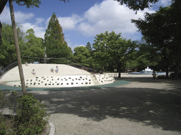 Surrounding environment. Row boat park (5-minute walk / About 330m)