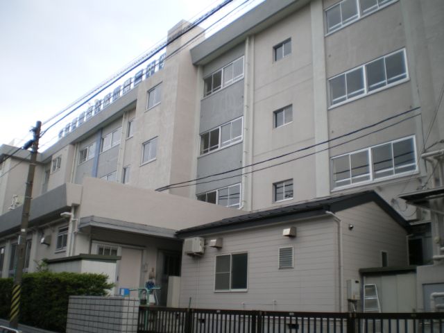Junior high school. Municipal Komatsugawa until the second junior high school (junior high school) 1600m