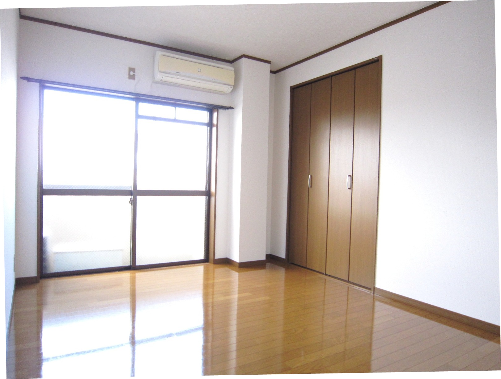 Living and room. Storage with Western-style