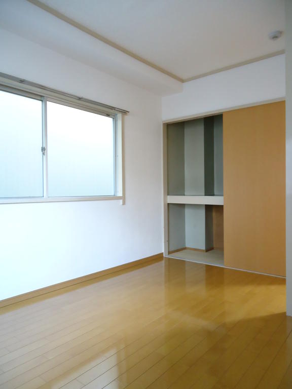 Living and room. There is of course also housed