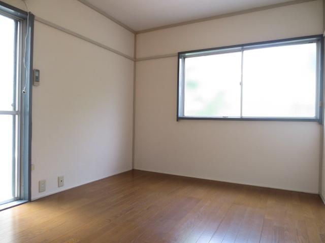 Living and room. Western-style 1