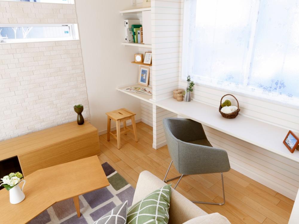 Same specifications photos (living). Study counter is not put quite as well as you to put later.