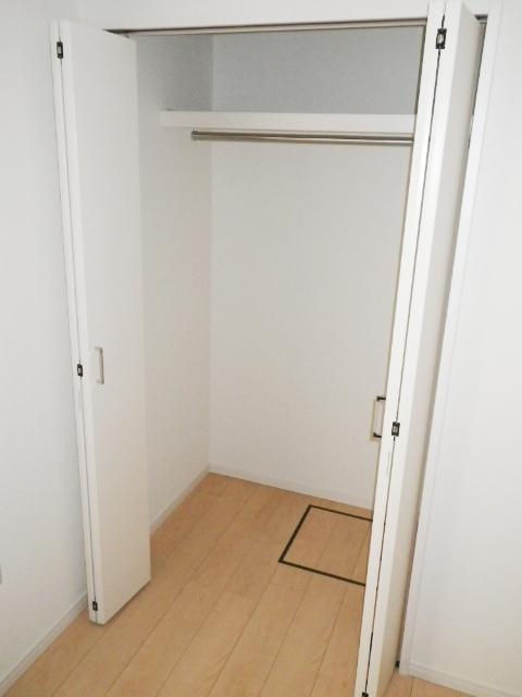 Receipt. Features housed in each room