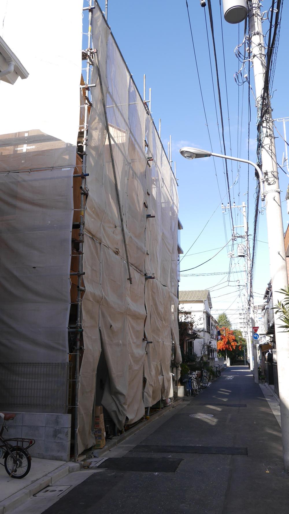 Local photos, including front road. Local (12 May 2013) Shooting