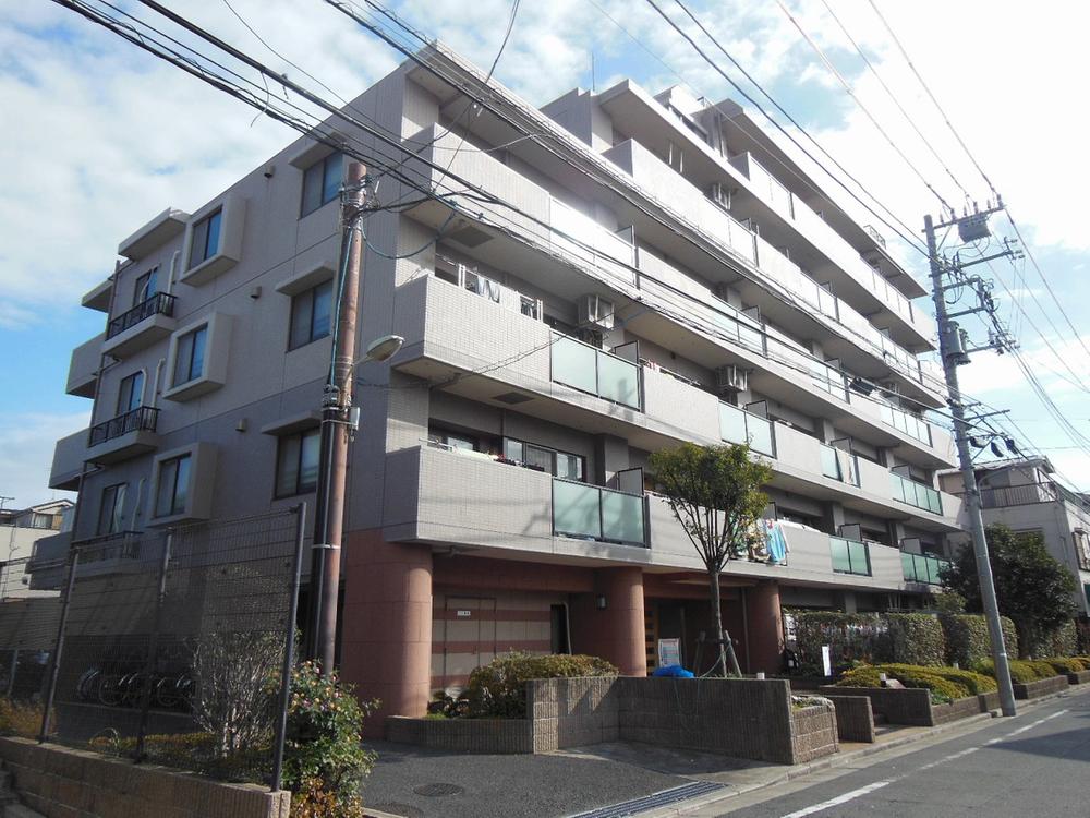 Local appearance photo. Local (11 May 2013) Shooting