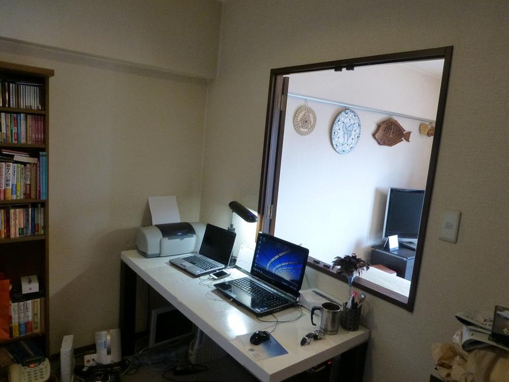 Non-living room. Working space indoor (December 2013) Shooting  ※ Furniture is not included in the sale price.
