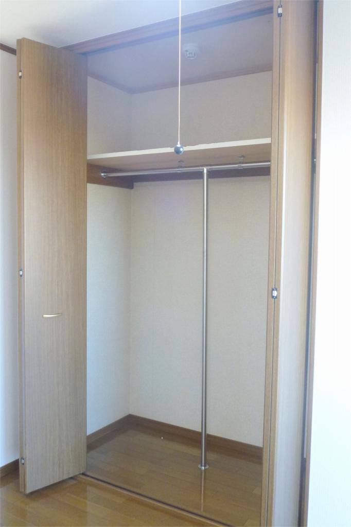 Receipt. Storage enhancement Large closet