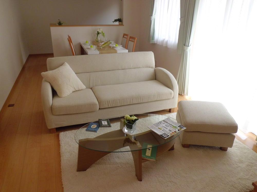 Living. The photograph is an image. 