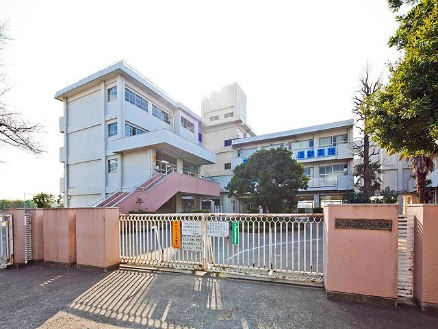 Junior high school. 1573m to Fuchu Municipal Fuchu eighth Junior High School