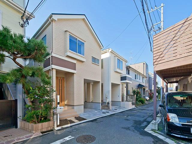 Local appearance photo. (October 2013) Shooting