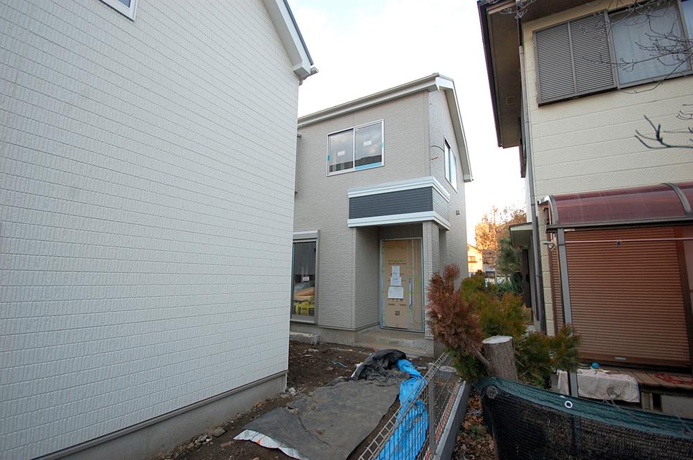 Local appearance photo. Local shooting