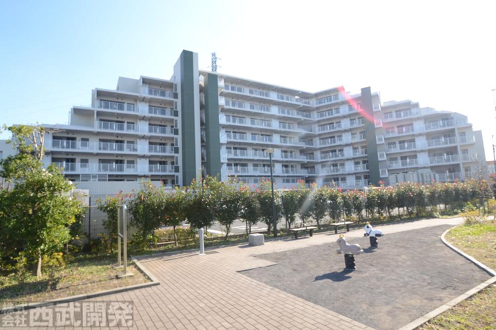 Local appearance photo. Louis Chatelet Fuchu Koremasa