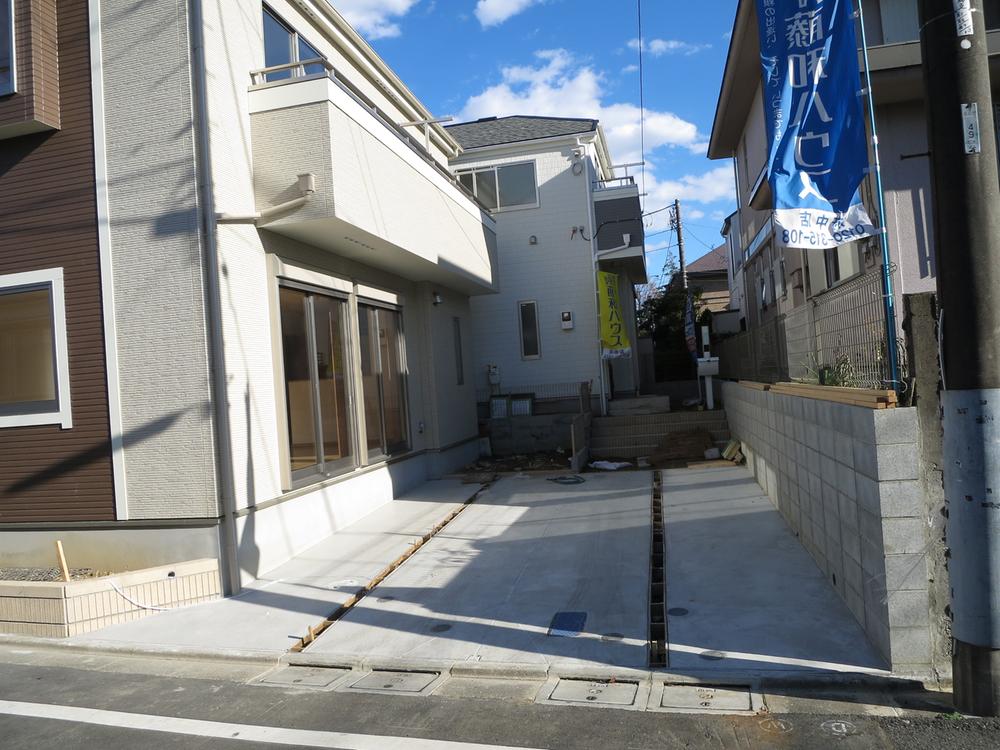 Local appearance photo. Local (12 May 2013) Shooting