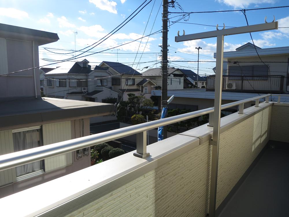 View photos from the dwelling unit. Local (12 May 2013) Shooting