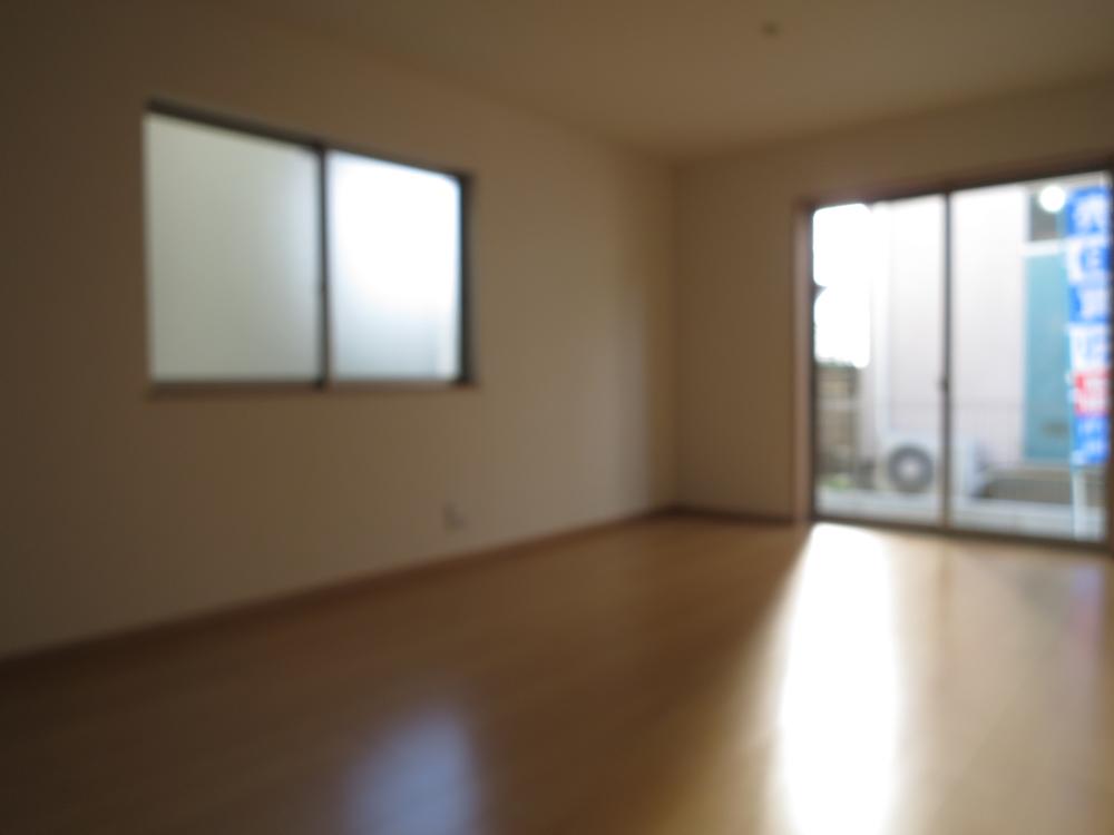 Living. Local (12 May 2013) Shooting