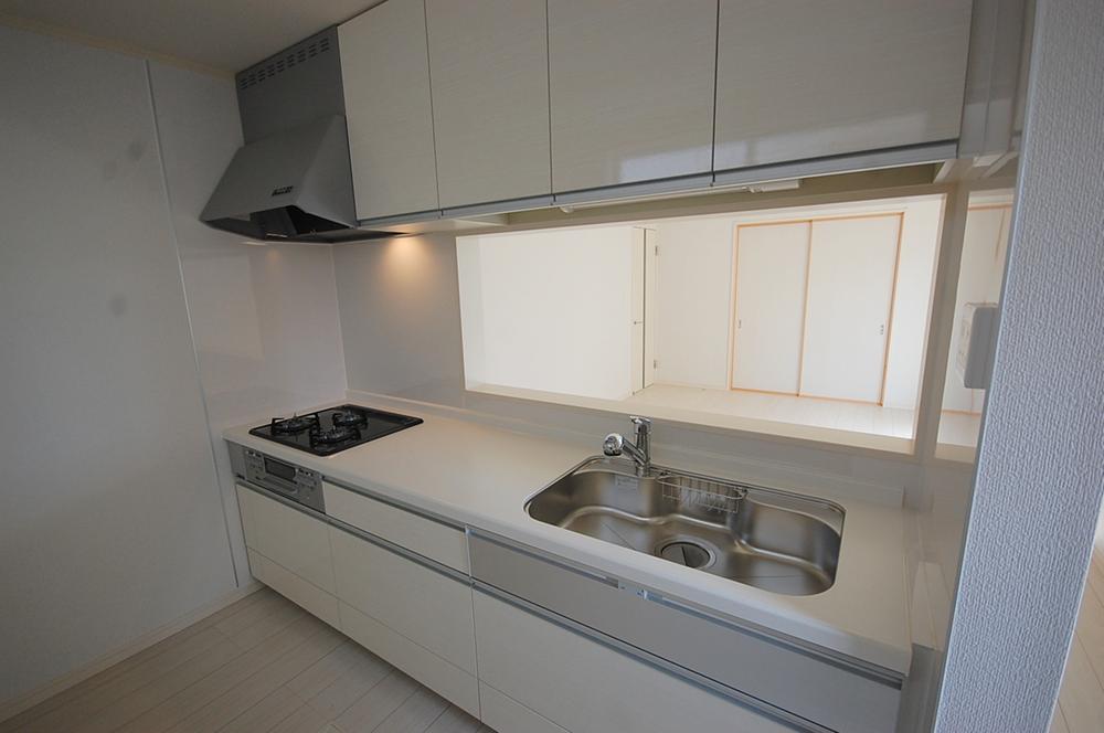 Same specifications photo (kitchen). Seller construction cases