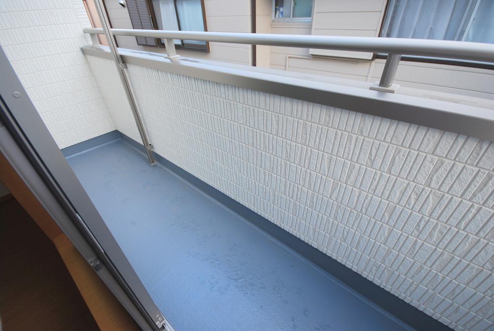 Balcony. Local (September 2013) Shooting