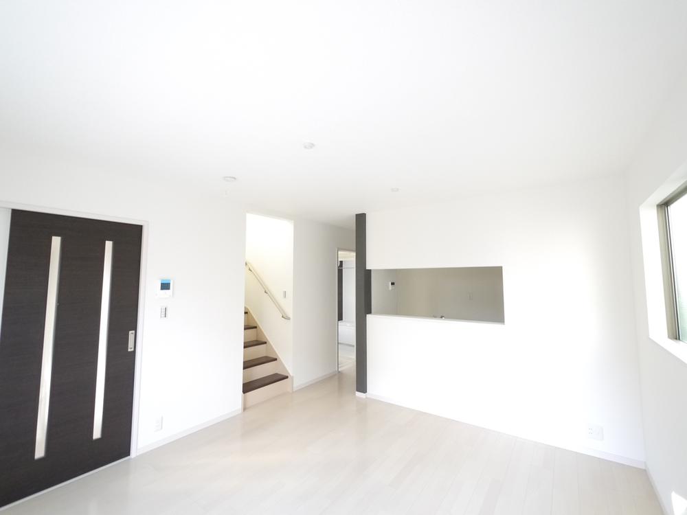 Living. Local (11 May 2013) Shooting