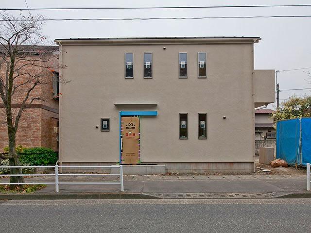 Local appearance photo. Local (11 May 2013) Shooting