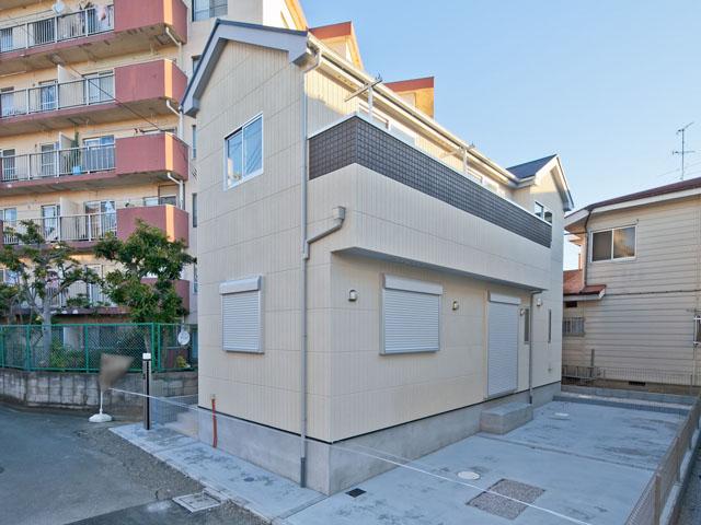 Local appearance photo. Local (12 May 2013) Shooting