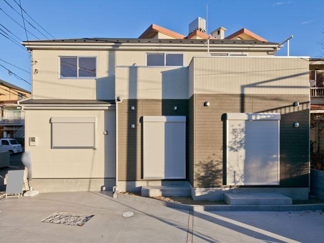 Local appearance photo. Local (12 May 2013) Shooting