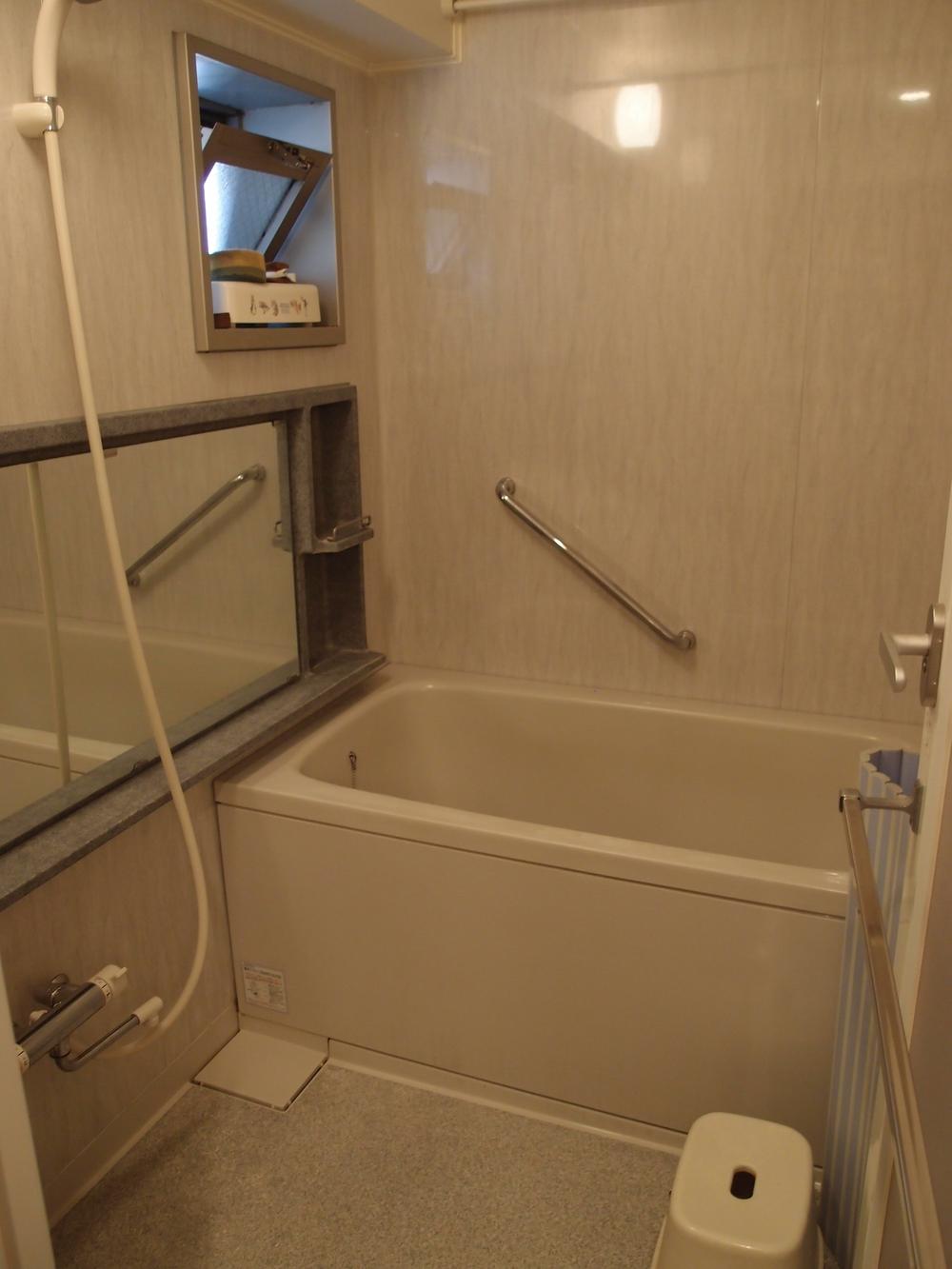 Bathroom. Indoor (10 May 2012) shooting