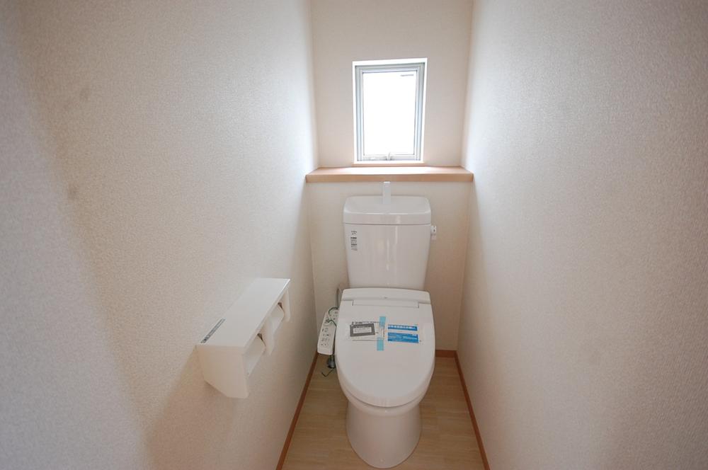 Toilet. Indoor (September 2013) Shooting