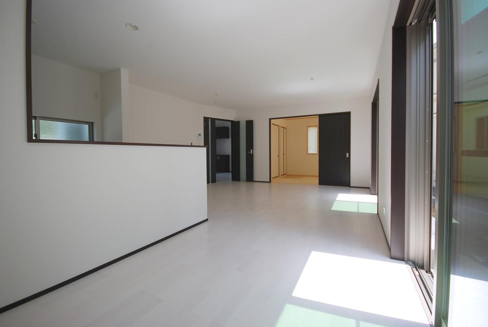 Same specifications photos (living). Same specifications