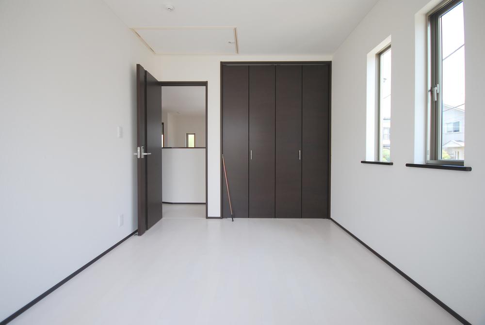 Same specifications photos (Other introspection). Same specifications