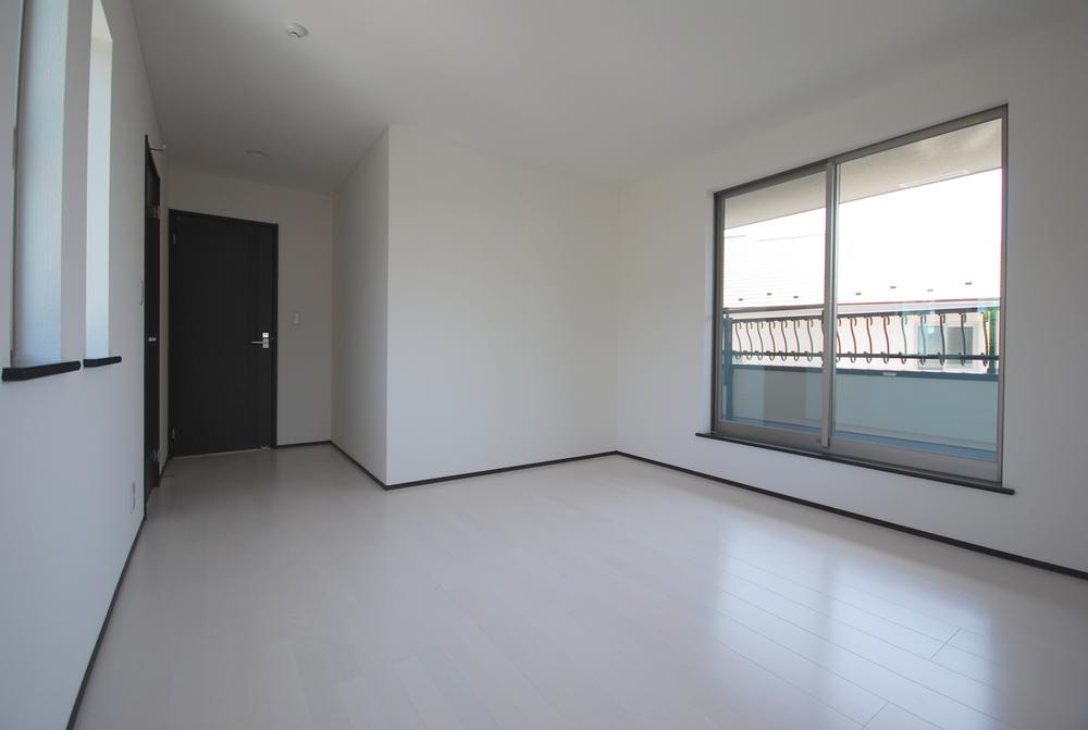 Same specifications photos (Other introspection). Same specifications