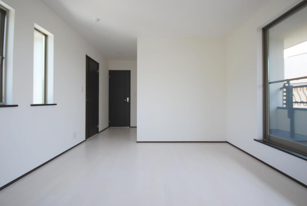 Same specifications photos (Other introspection). Same specifications