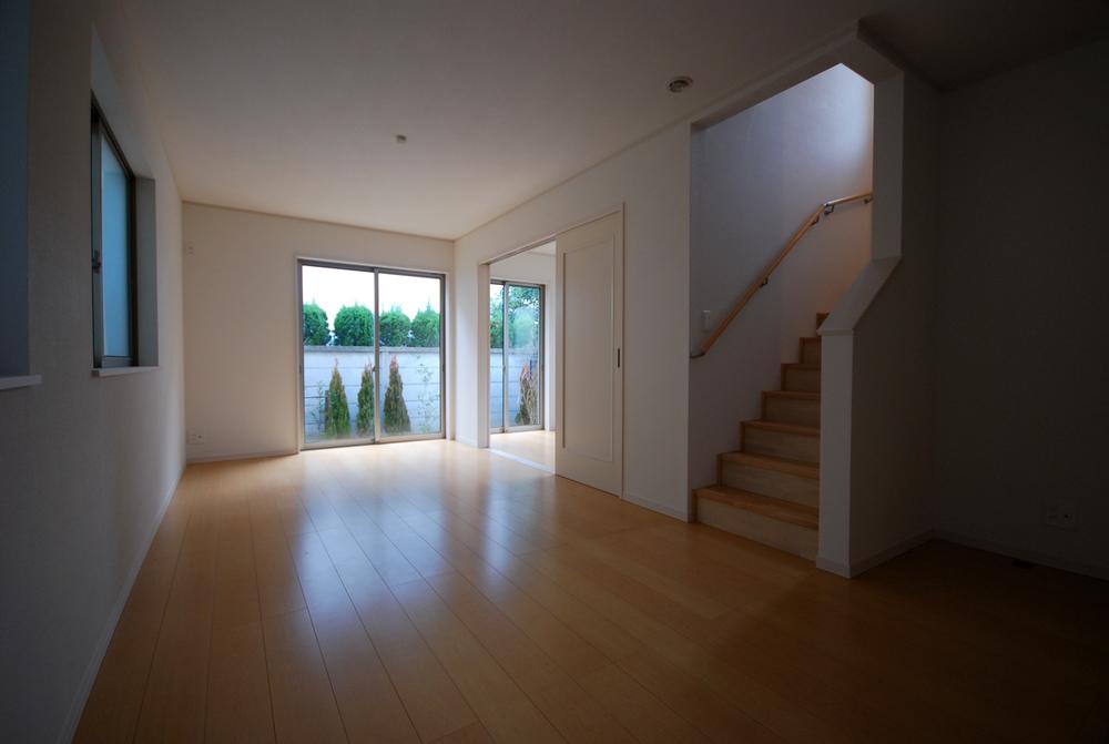 Same specifications photos (living). Seller construction cases