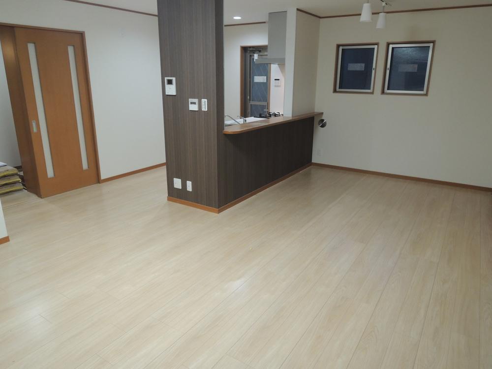 Living. Local (10 May 2013) Shooting