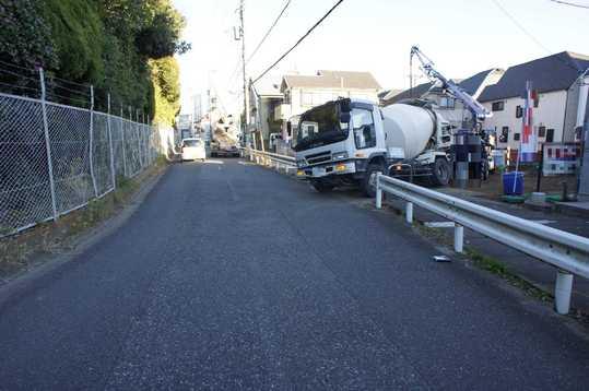 Local photos, including front road. Frontal road