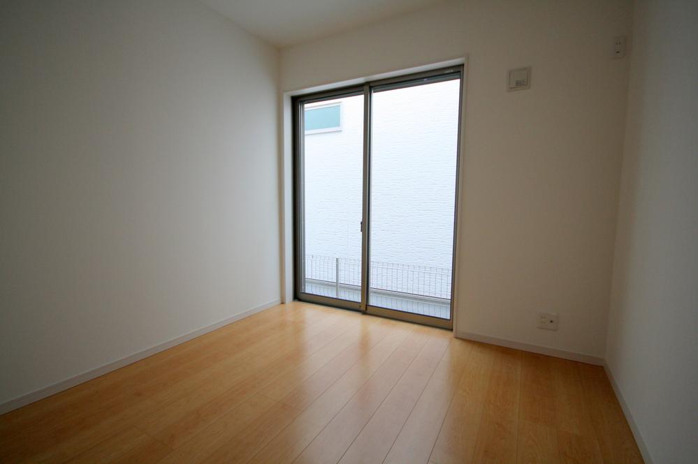 Non-living room. Indoor (11 May 2013) Shooting