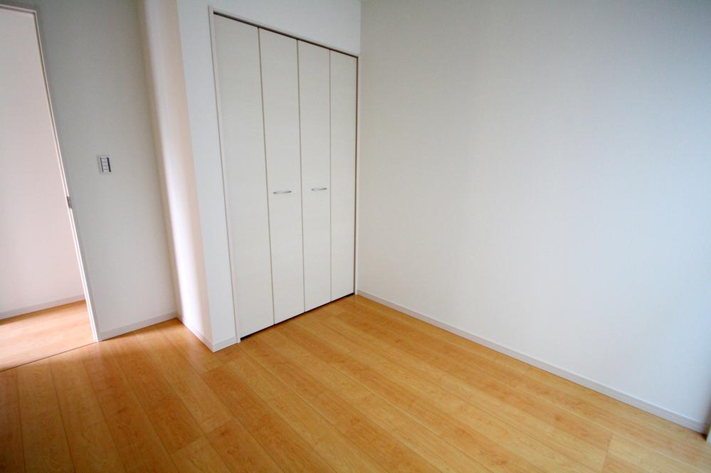 Non-living room. Indoor (11 May 2013) Shooting