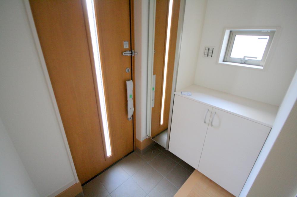 Entrance. Indoor (11 May 2013) Shooting