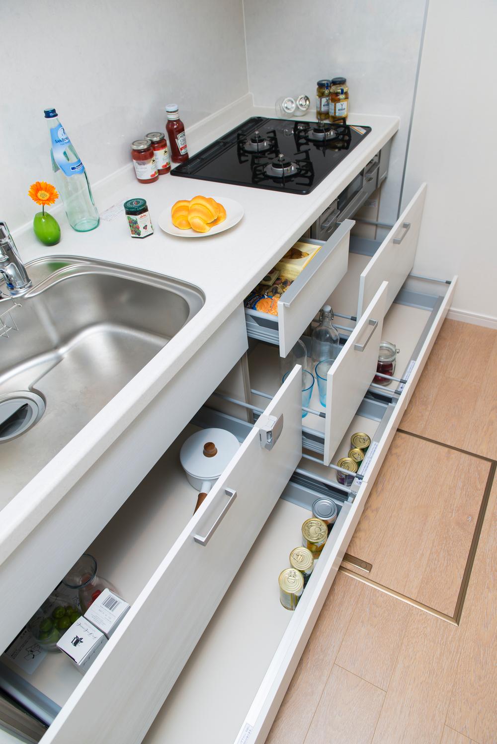Kitchen. Indoor (07 May 2013) Shooting