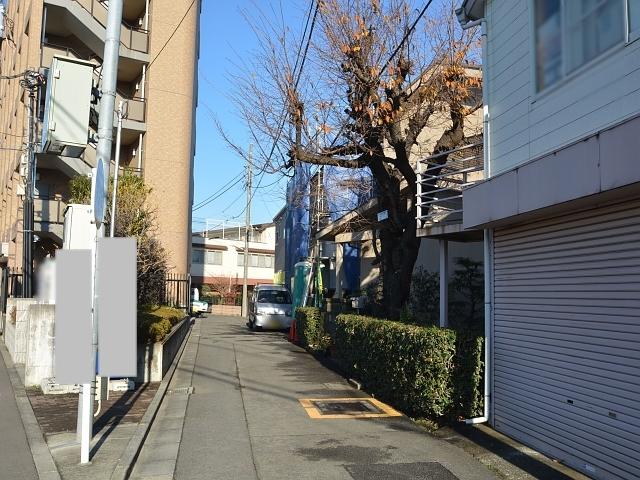 Local photos, including front road. 1-chome contact road situation Wakamatsucho