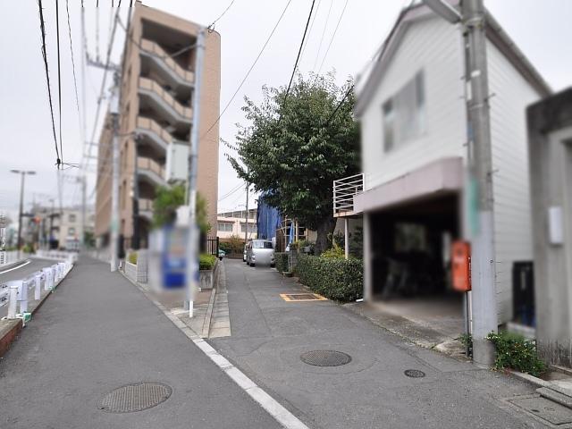 Local photos, including front road. 1-chome contact road situation Wakamatsucho