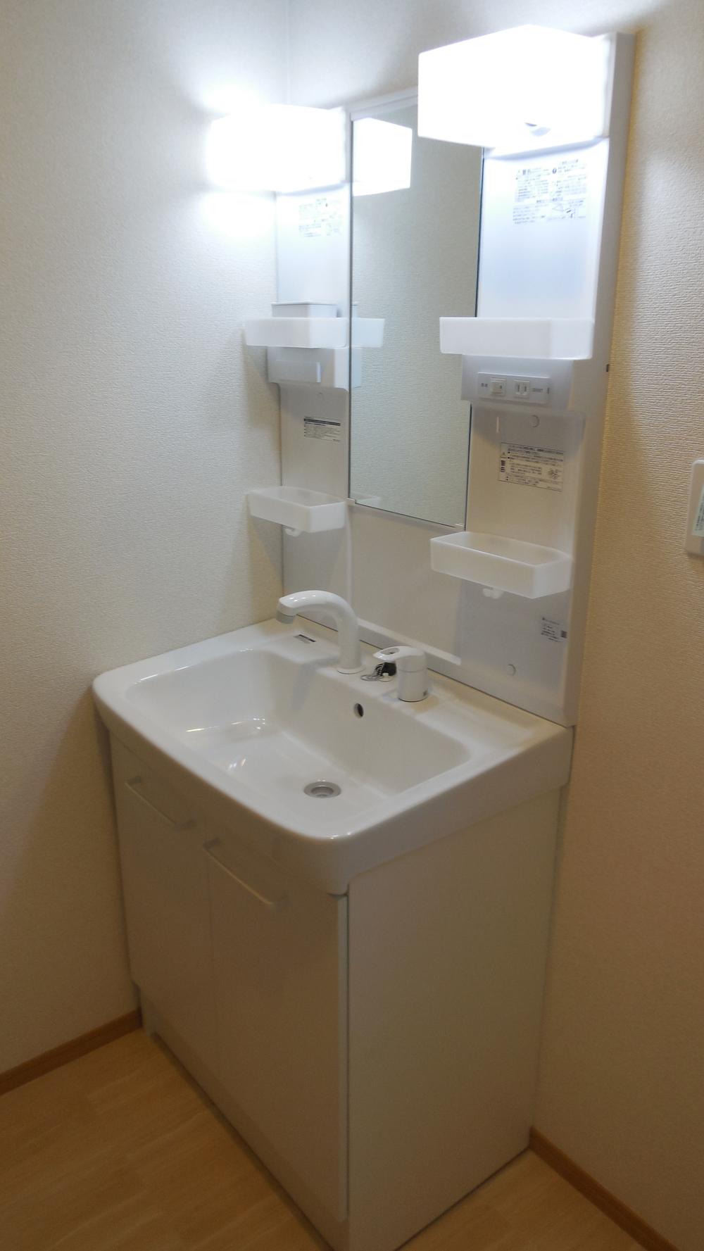 Wash basin, toilet. Indoor (September 2013) Shooting