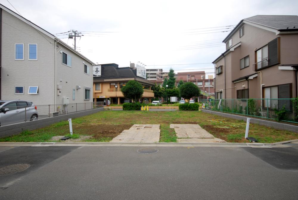 Local photos, including front road. Local (July 2013) Shooting