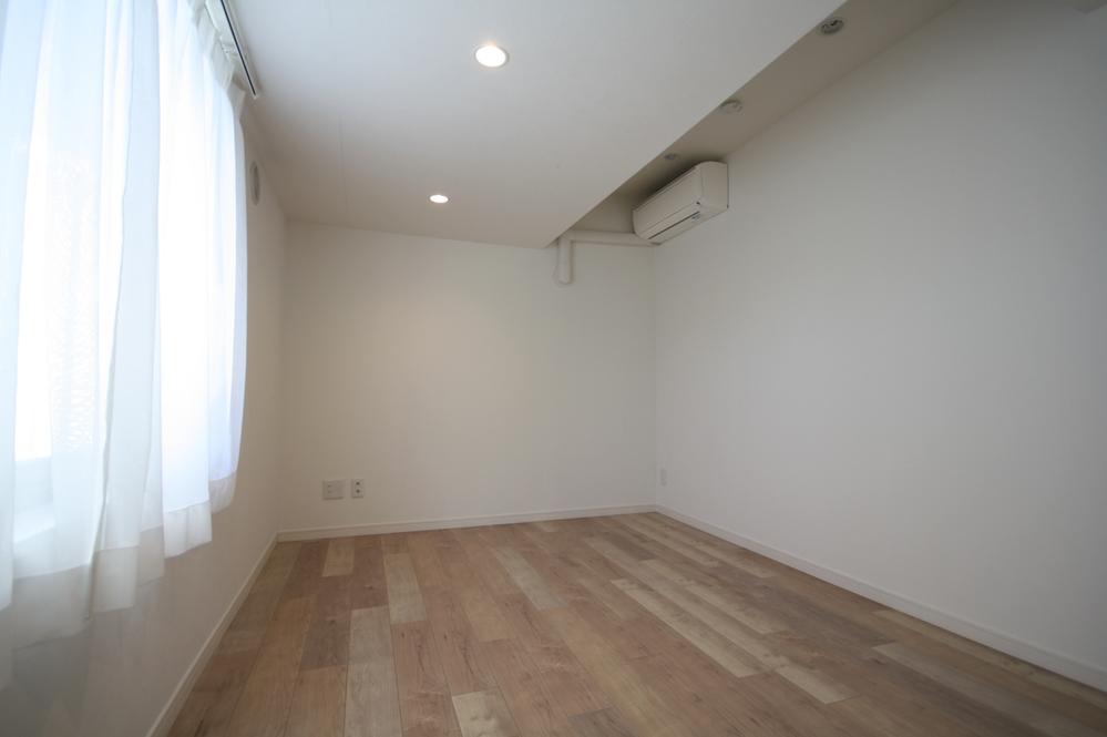 Non-living room. Local (11 May 2013) Shooting