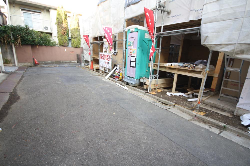 Local photos, including front road. Local (11 May 2013) Shooting