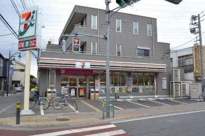 Convenience store. 130m to Seven-Eleven