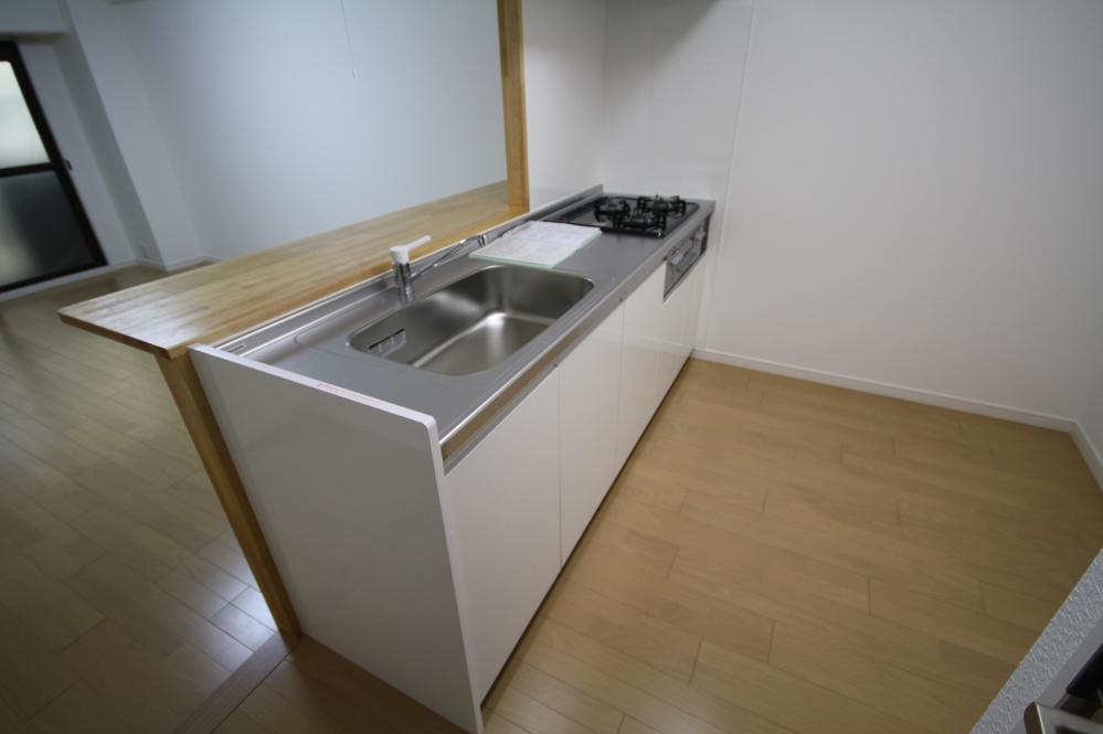 Kitchen. Local (11 May 2013) Shooting