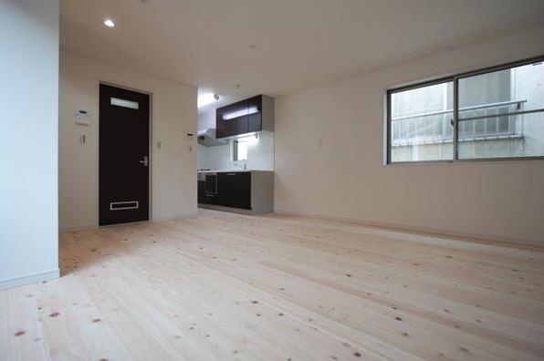 Same specifications photos (living). Friendly wood to people home